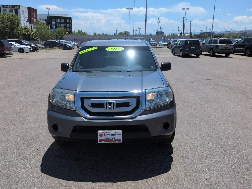 2011 GRAY Honda Pilot LX (5FNYF4H21BB) with an V6, 3.5L engine, Automatic transmission, located at 10890 W. Colfax Ave., Lakewood, CO, 80215, (303) 274-7692, 39.739914, -105.120132- Photo#1