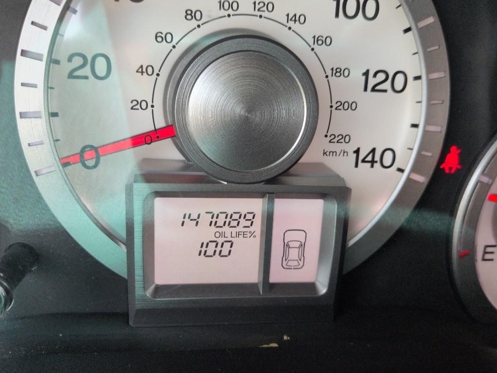 2011 GRAY Honda Pilot LX (5FNYF4H21BB) with an V6, 3.5L engine, Automatic transmission, located at 10890 W. Colfax Ave., Lakewood, CO, 80215, (303) 274-7692, 39.739914, -105.120132- Photo#13