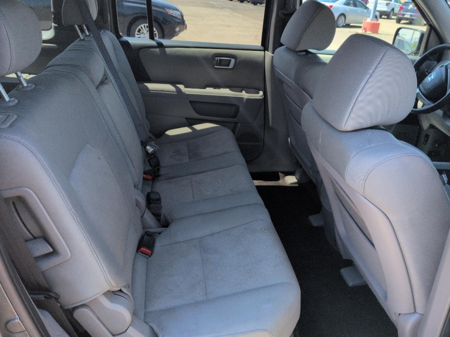2011 GRAY Honda Pilot LX (5FNYF4H21BB) with an V6, 3.5L engine, Automatic transmission, located at 10890 W. Colfax Ave., Lakewood, CO, 80215, (303) 274-7692, 39.739914, -105.120132- Photo#19