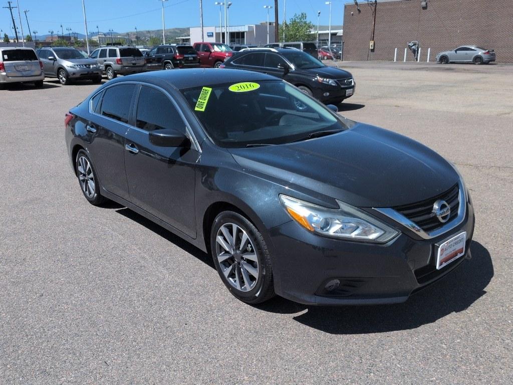 2016 BLUE Nissan Altima 2.5 S (1N4AL3AP1GC) with an 4 Cyl, 2.5L engine, Automatic transmission, located at 10890 W. Colfax Ave., Lakewood, CO, 80215, (303) 274-7692, 39.739914, -105.120132- Photo#2