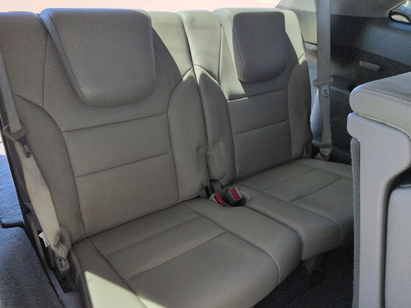 2012 GRAY Acura MDX Base (2HNYD2H21CH) with an V6, 3.7L engine, Automatic transmission, located at 10890 W. Colfax Ave., Lakewood, CO, 80215, (303) 274-7692, 39.739914, -105.120132- Photo#20