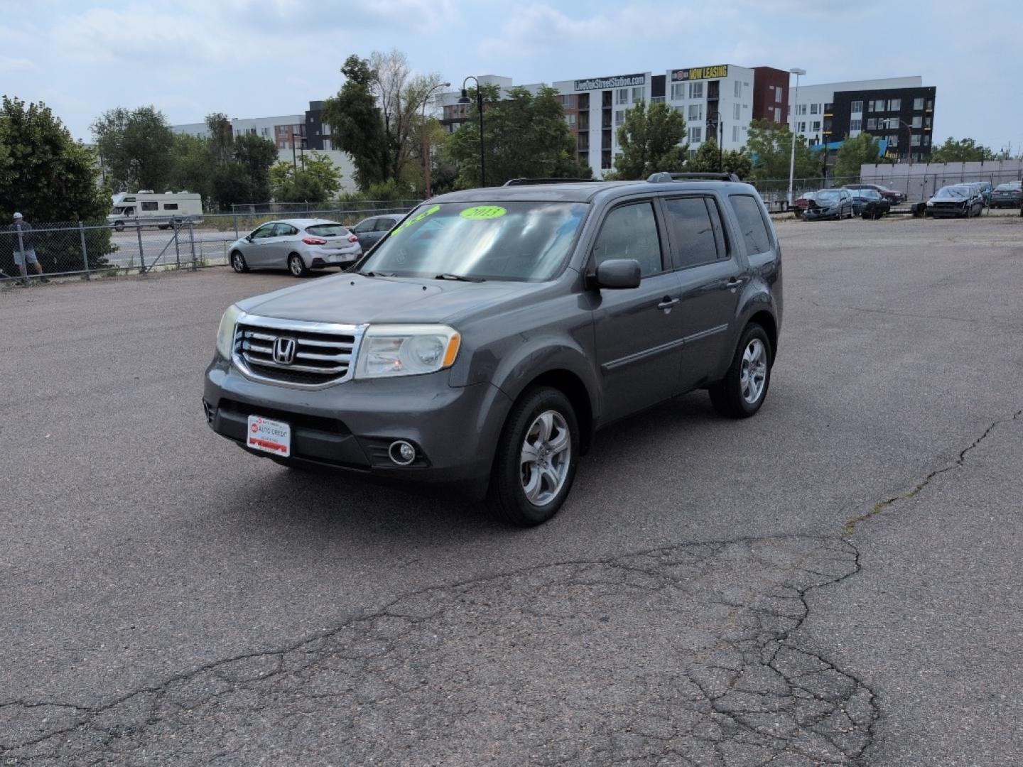 2013 GRAY Honda Pilot EXL (5FNYF4H52DB) with an V6, 3.5L engine, Automatic transmission, located at 10890 W. Colfax Ave., Lakewood, CO, 80215, (303) 274-7692, 39.739914, -105.120132- Photo#0