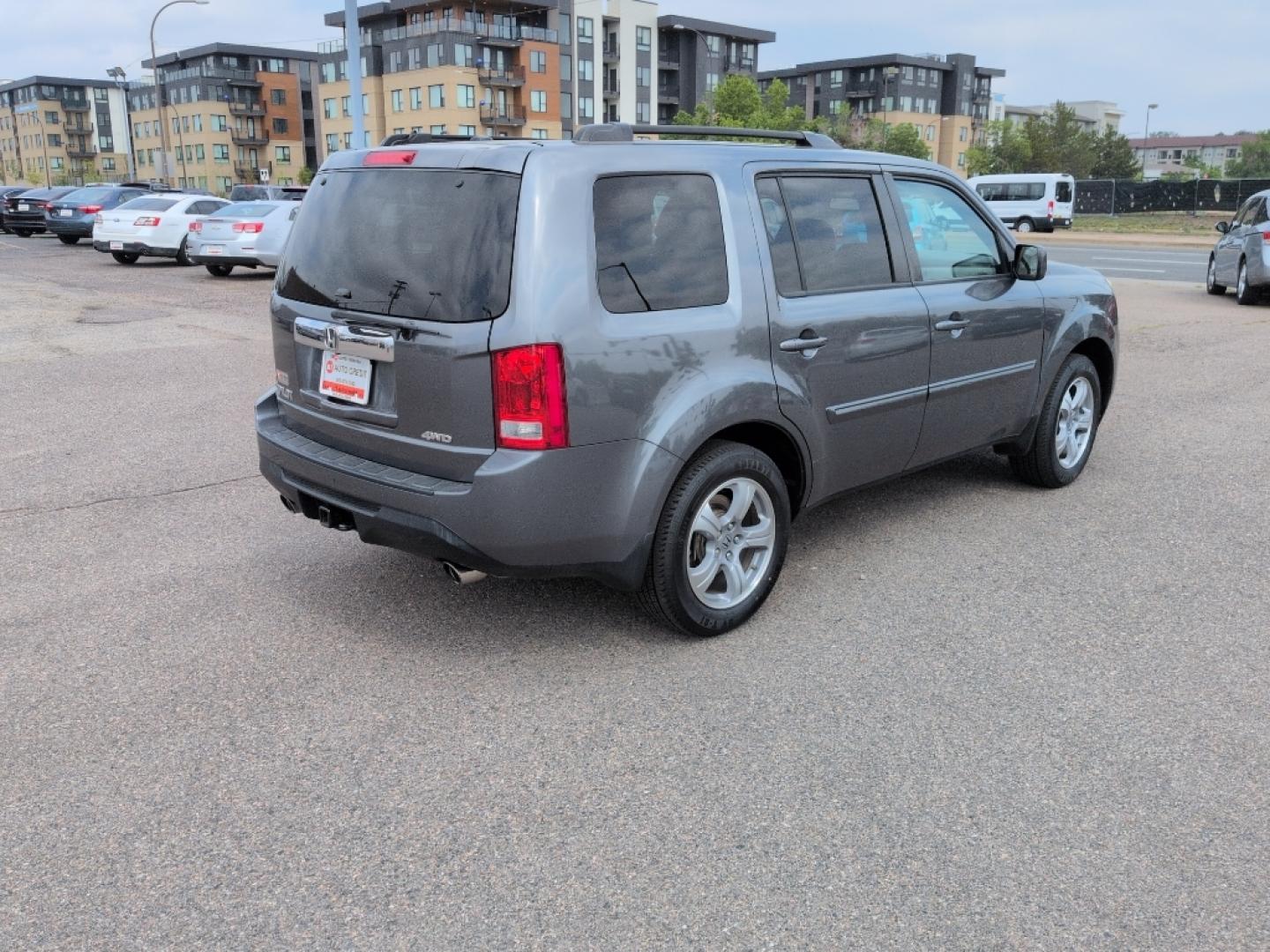 2013 GRAY Honda Pilot EXL (5FNYF4H52DB) with an V6, 3.5L engine, Automatic transmission, located at 10890 W. Colfax Ave., Lakewood, CO, 80215, (303) 274-7692, 39.739914, -105.120132- Photo#4