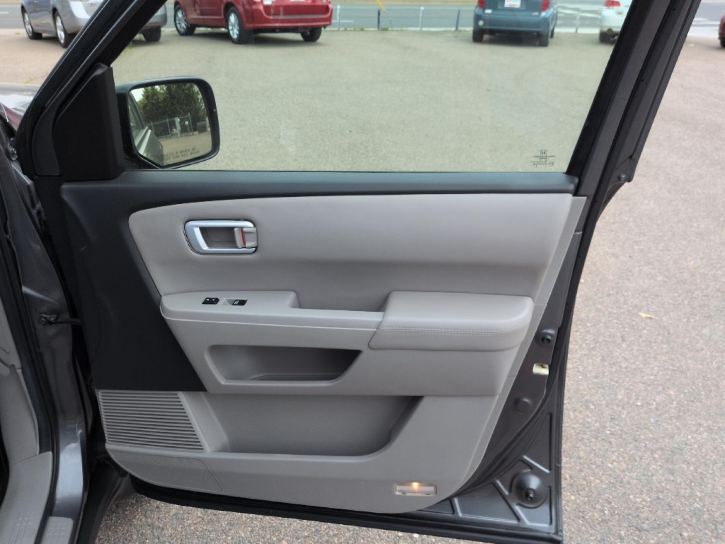2013 GRAY Honda Pilot EXL (5FNYF4H52DB) with an V6, 3.5L engine, Automatic transmission, located at 10890 W. Colfax Ave., Lakewood, CO, 80215, (303) 274-7692, 39.739914, -105.120132- Photo#14