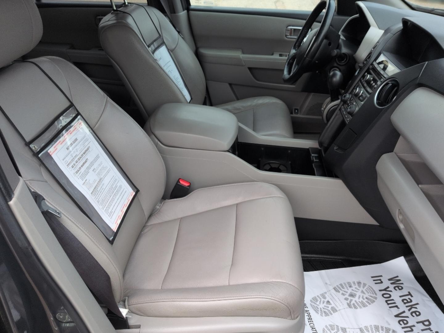 2013 GRAY Honda Pilot EXL (5FNYF4H52DB) with an V6, 3.5L engine, Automatic transmission, located at 10890 W. Colfax Ave., Lakewood, CO, 80215, (303) 274-7692, 39.739914, -105.120132- Photo#15