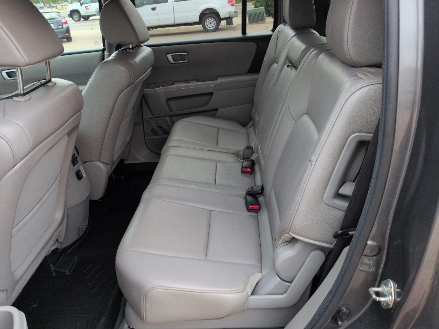 2013 GRAY Honda Pilot EXL (5FNYF4H52DB) with an V6, 3.5L engine, Automatic transmission, located at 10890 W. Colfax Ave., Lakewood, CO, 80215, (303) 274-7692, 39.739914, -105.120132- Photo#17