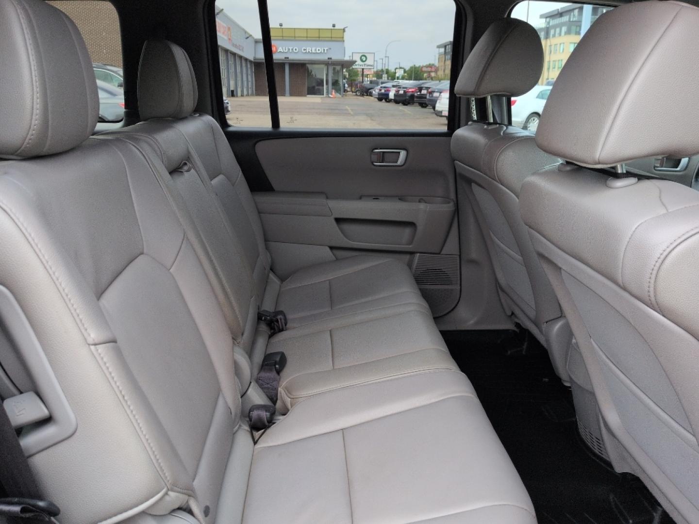2013 GRAY Honda Pilot EXL (5FNYF4H52DB) with an V6, 3.5L engine, Automatic transmission, located at 10890 W. Colfax Ave., Lakewood, CO, 80215, (303) 274-7692, 39.739914, -105.120132- Photo#19