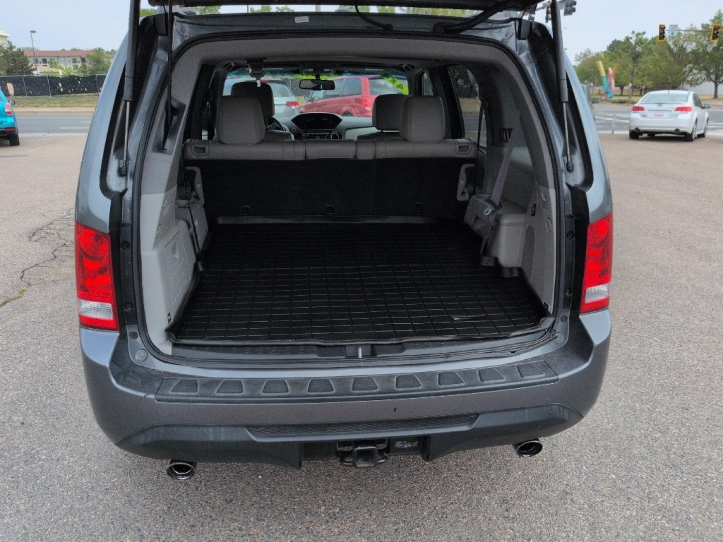 2013 GRAY Honda Pilot EXL (5FNYF4H52DB) with an V6, 3.5L engine, Automatic transmission, located at 10890 W. Colfax Ave., Lakewood, CO, 80215, (303) 274-7692, 39.739914, -105.120132- Photo#21