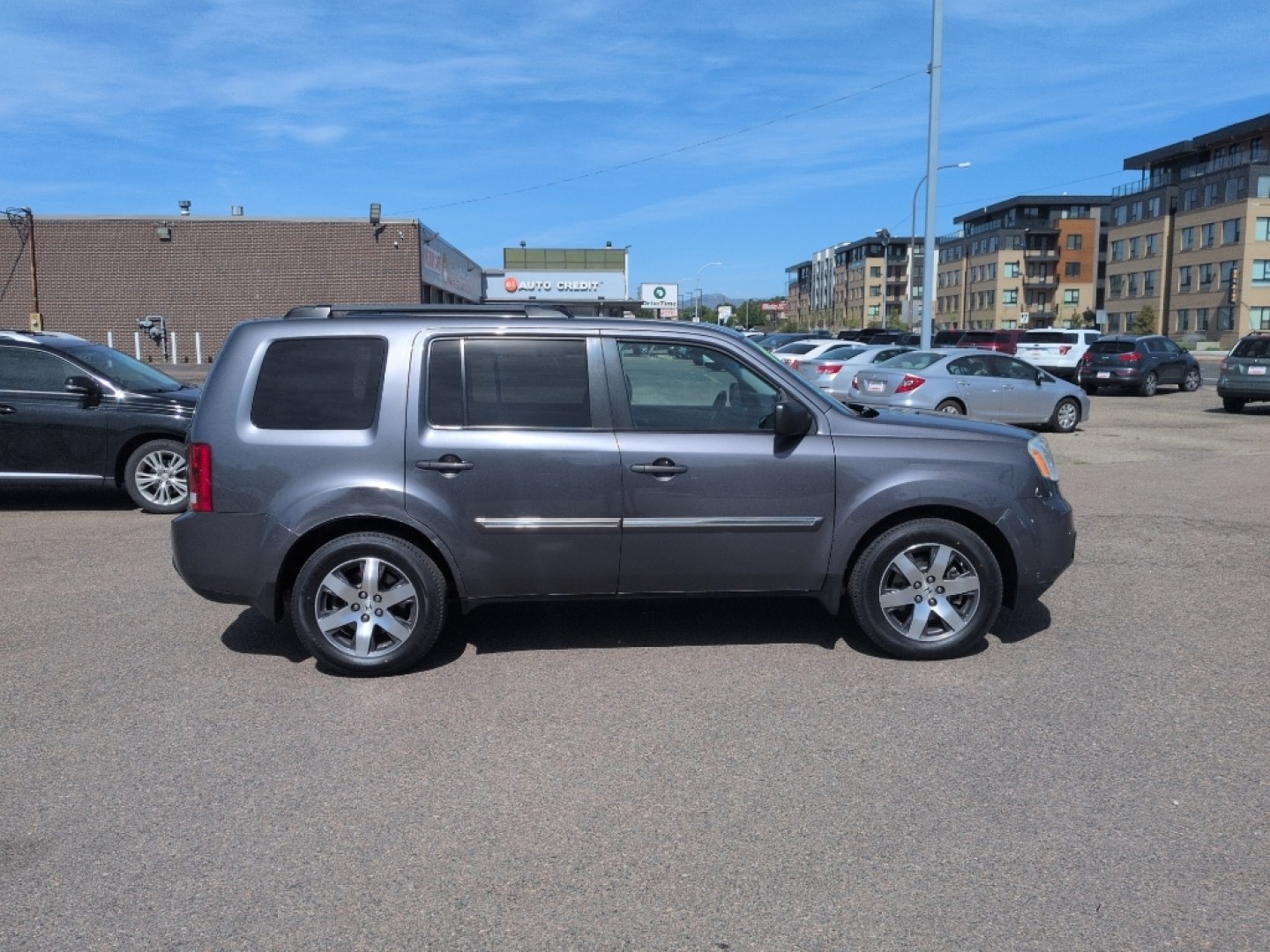 2015 GRAY Honda Pilot Touring-RES (5FNYF4H95FB) with an V6, 3.5L engine, Automatic transmission, located at 10890 W. Colfax Ave., Lakewood, CO, 80215, (303) 274-7692, 39.739914, -105.120132- Photo#3