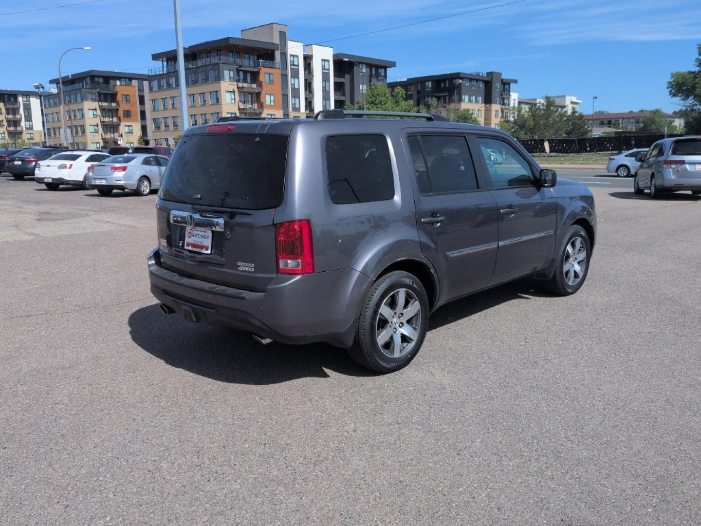 2015 GRAY Honda Pilot Touring-RES (5FNYF4H95FB) with an V6, 3.5L engine, Automatic transmission, located at 10890 W. Colfax Ave., Lakewood, CO, 80215, (303) 274-7692, 39.739914, -105.120132- Photo#4