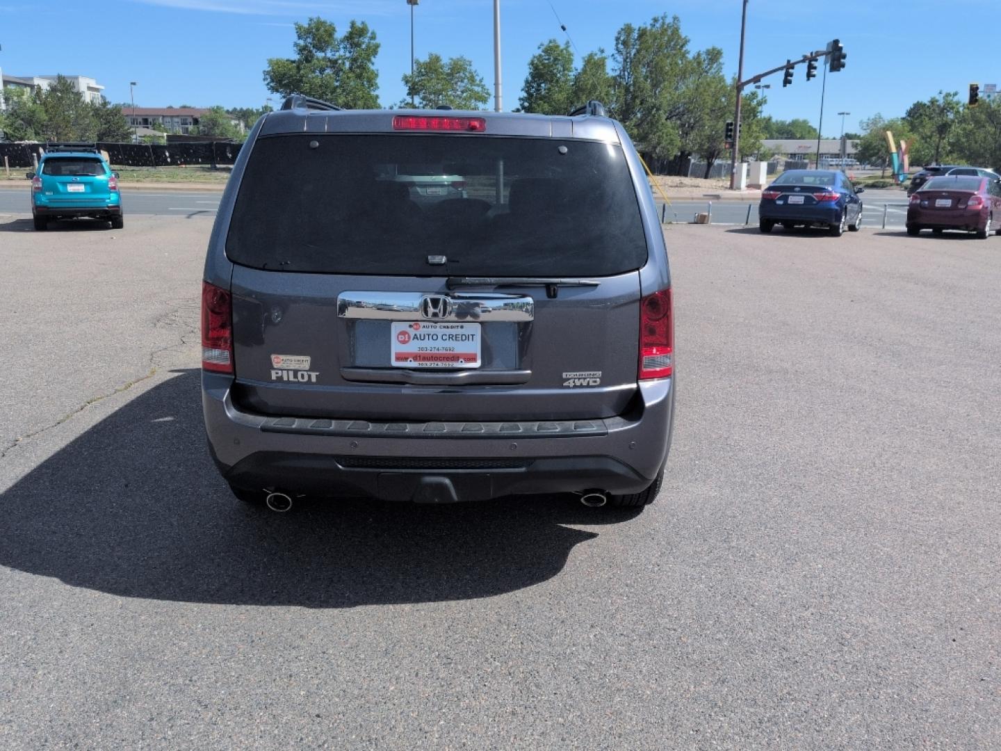 2015 GRAY Honda Pilot Touring-RES (5FNYF4H95FB) with an V6, 3.5L engine, Automatic transmission, located at 10890 W. Colfax Ave., Lakewood, CO, 80215, (303) 274-7692, 39.739914, -105.120132- Photo#5