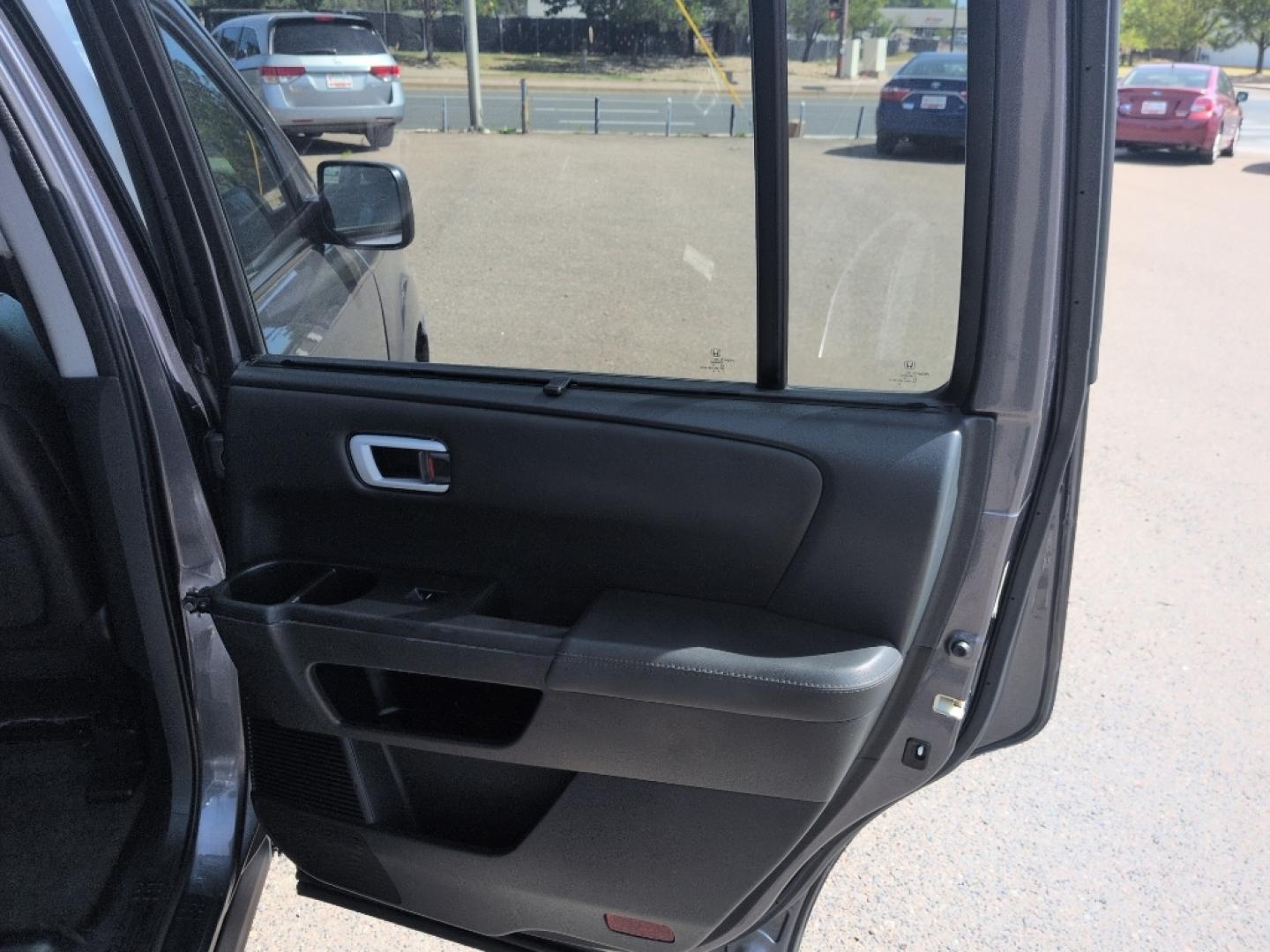 2015 GRAY Honda Pilot Touring-RES (5FNYF4H95FB) with an V6, 3.5L engine, Automatic transmission, located at 10890 W. Colfax Ave., Lakewood, CO, 80215, (303) 274-7692, 39.739914, -105.120132- Photo#18