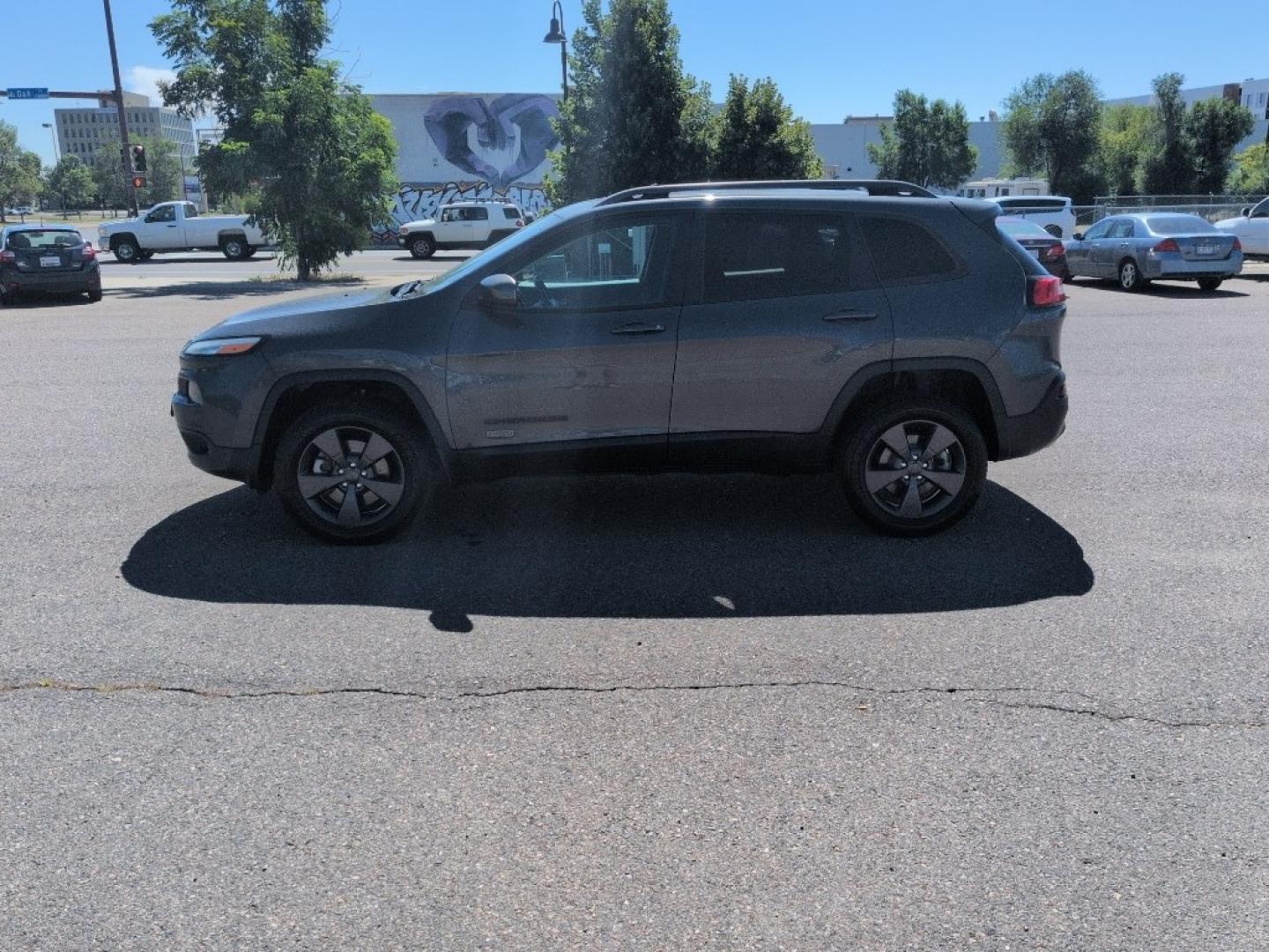 2016 GRAY Jeep Cherokee LATITUDE 4WD (1C4PJMCS9GW) with an V6, 3.2L engine, Automatic transmission, located at 10890 W. Colfax Ave., Lakewood, CO, 80215, (303) 274-7692, 39.739914, -105.120132- Photo#7