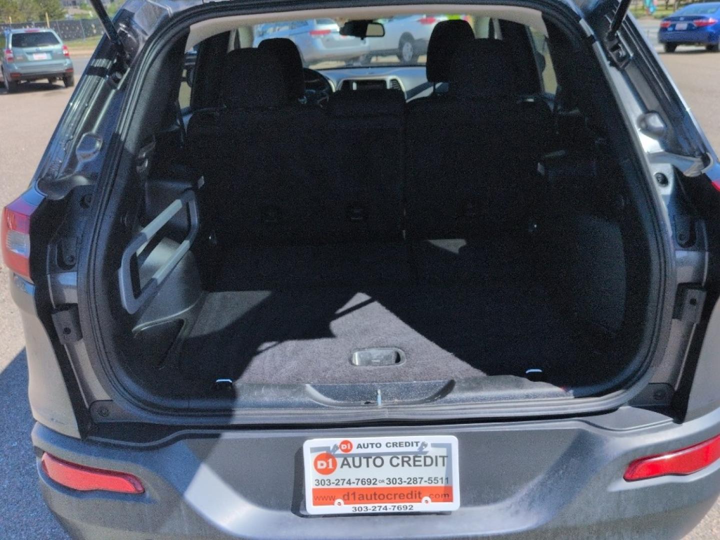 2016 GRAY Jeep Cherokee LATITUDE 4WD (1C4PJMCS9GW) with an V6, 3.2L engine, Automatic transmission, located at 10890 W. Colfax Ave., Lakewood, CO, 80215, (303) 274-7692, 39.739914, -105.120132- Photo#21