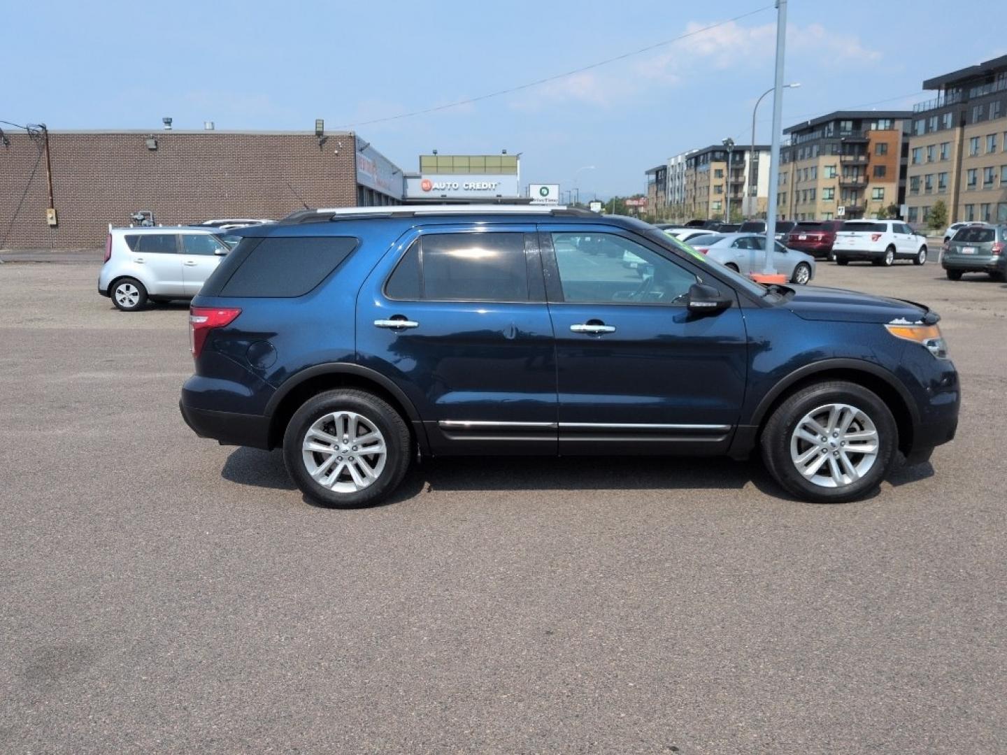 2012 BLUE Ford Explorer XLT (1FMHK8D8XCG) with an V6, 3.5L engine, Automatic transmission, located at 10890 W. Colfax Ave., Lakewood, CO, 80215, (303) 274-7692, 39.739914, -105.120132- Photo#3