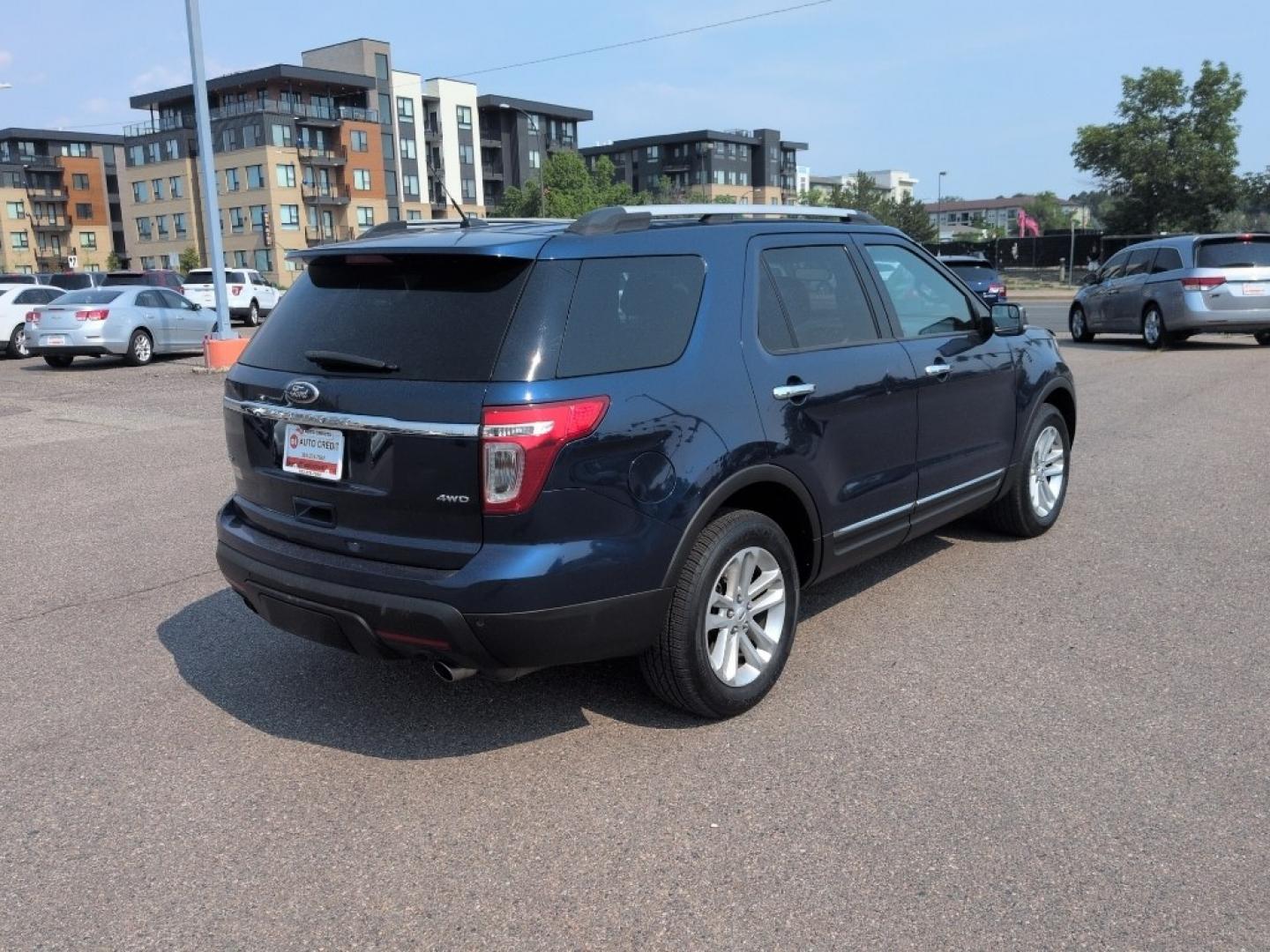 2012 BLUE Ford Explorer XLT (1FMHK8D8XCG) with an V6, 3.5L engine, Automatic transmission, located at 10890 W. Colfax Ave., Lakewood, CO, 80215, (303) 274-7692, 39.739914, -105.120132- Photo#4