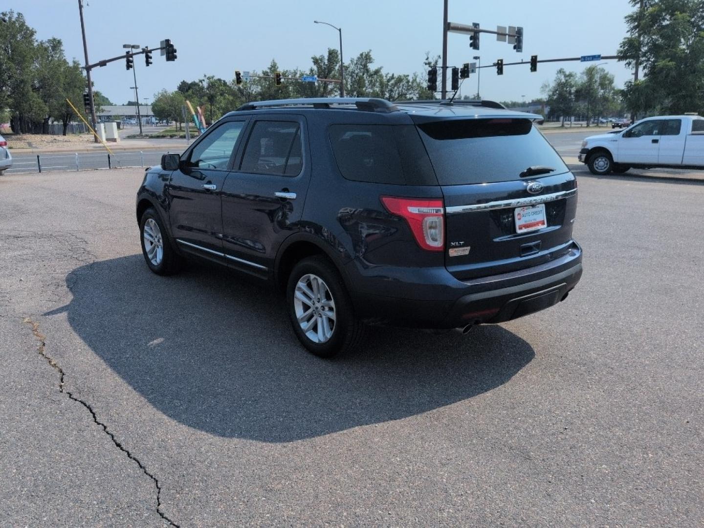 2012 BLUE Ford Explorer XLT (1FMHK8D8XCG) with an V6, 3.5L engine, Automatic transmission, located at 10890 W. Colfax Ave., Lakewood, CO, 80215, (303) 274-7692, 39.739914, -105.120132- Photo#6