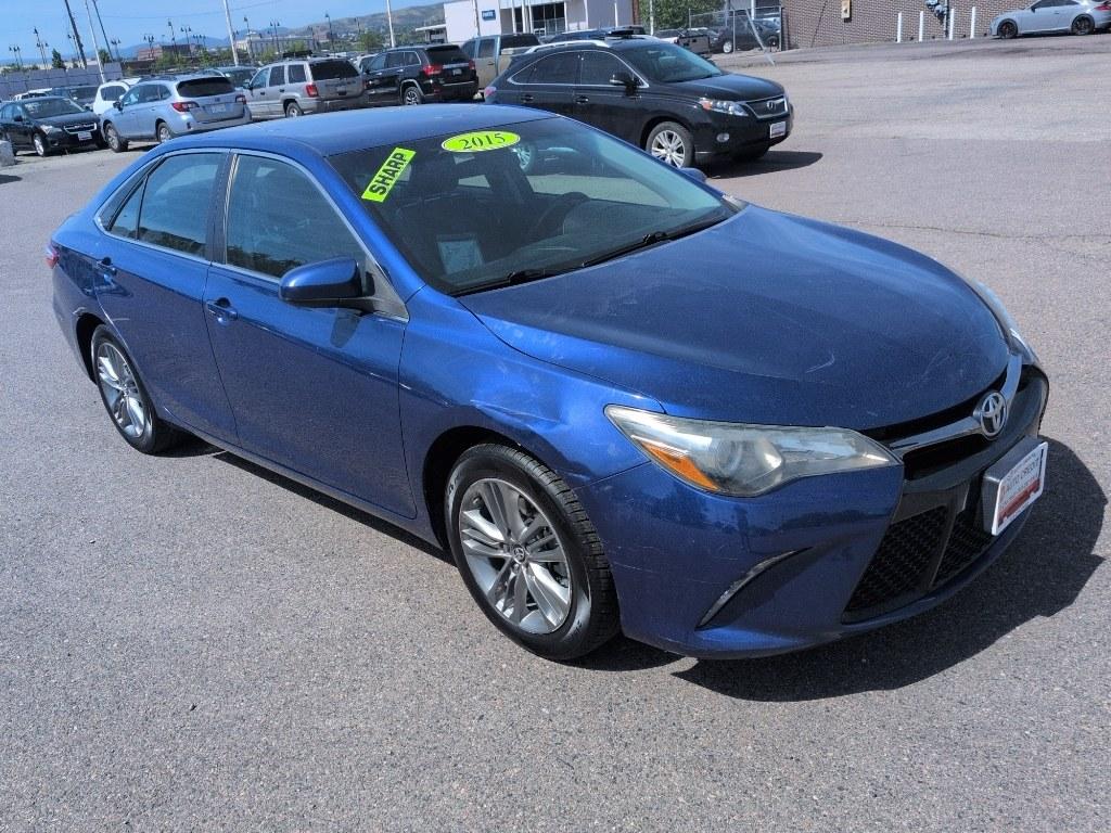 2015 BLUE Toyota Camry SE (4T1BF1FK6FU) with an 4 Cyl, 2.5L engine, Automatic transmission, located at 10890 W. Colfax Ave., Lakewood, CO, 80215, (303) 274-7692, 39.739914, -105.120132- Photo#2