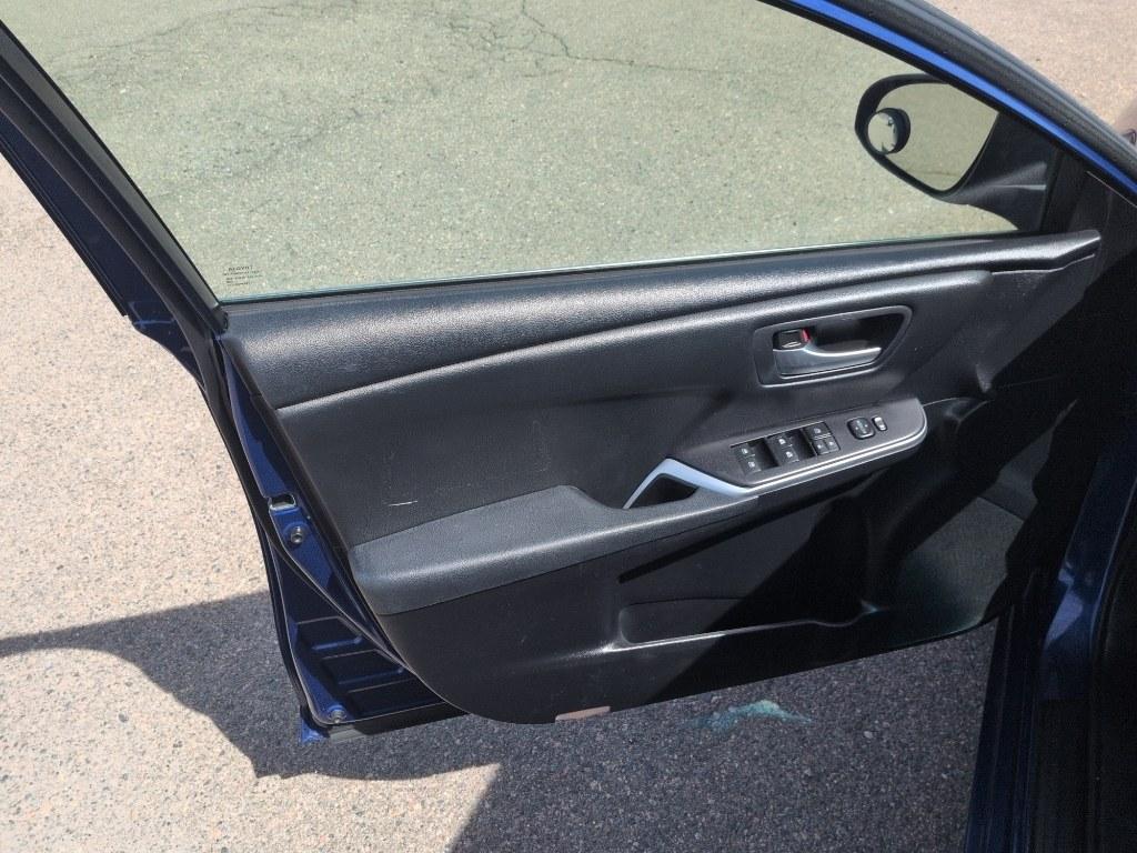 2015 BLUE Toyota Camry SE (4T1BF1FK6FU) with an 4 Cyl, 2.5L engine, Automatic transmission, located at 10890 W. Colfax Ave., Lakewood, CO, 80215, (303) 274-7692, 39.739914, -105.120132- Photo#8