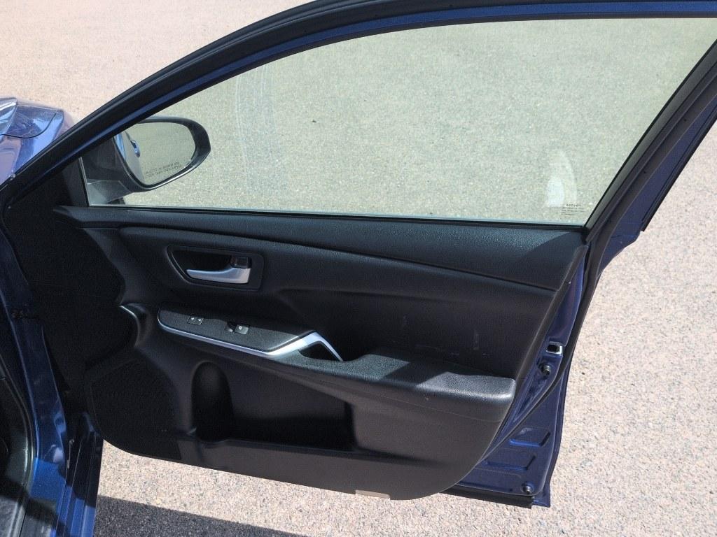 2015 BLUE Toyota Camry SE (4T1BF1FK6FU) with an 4 Cyl, 2.5L engine, Automatic transmission, located at 10890 W. Colfax Ave., Lakewood, CO, 80215, (303) 274-7692, 39.739914, -105.120132- Photo#15