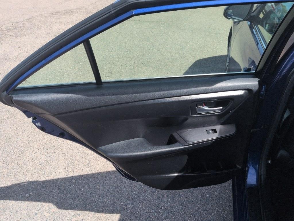 2015 BLUE Toyota Camry SE (4T1BF1FK6FU) with an 4 Cyl, 2.5L engine, Automatic transmission, located at 10890 W. Colfax Ave., Lakewood, CO, 80215, (303) 274-7692, 39.739914, -105.120132- Photo#17