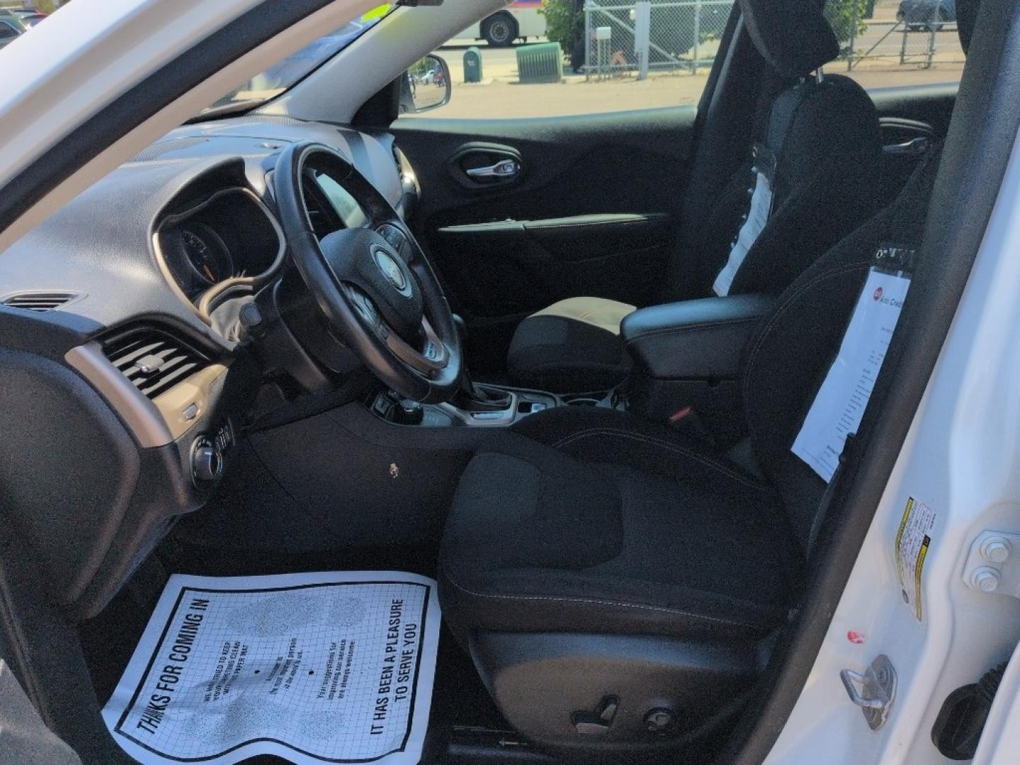 2016 WHITE Jeep Cherokee LATITUDE 4WD (1C4PJMCS6GW) with an V6, 3.2L engine, Automatic transmission, located at 10890 W. Colfax Ave., Lakewood, CO, 80215, (303) 274-7692, 39.739914, -105.120132- Photo#9