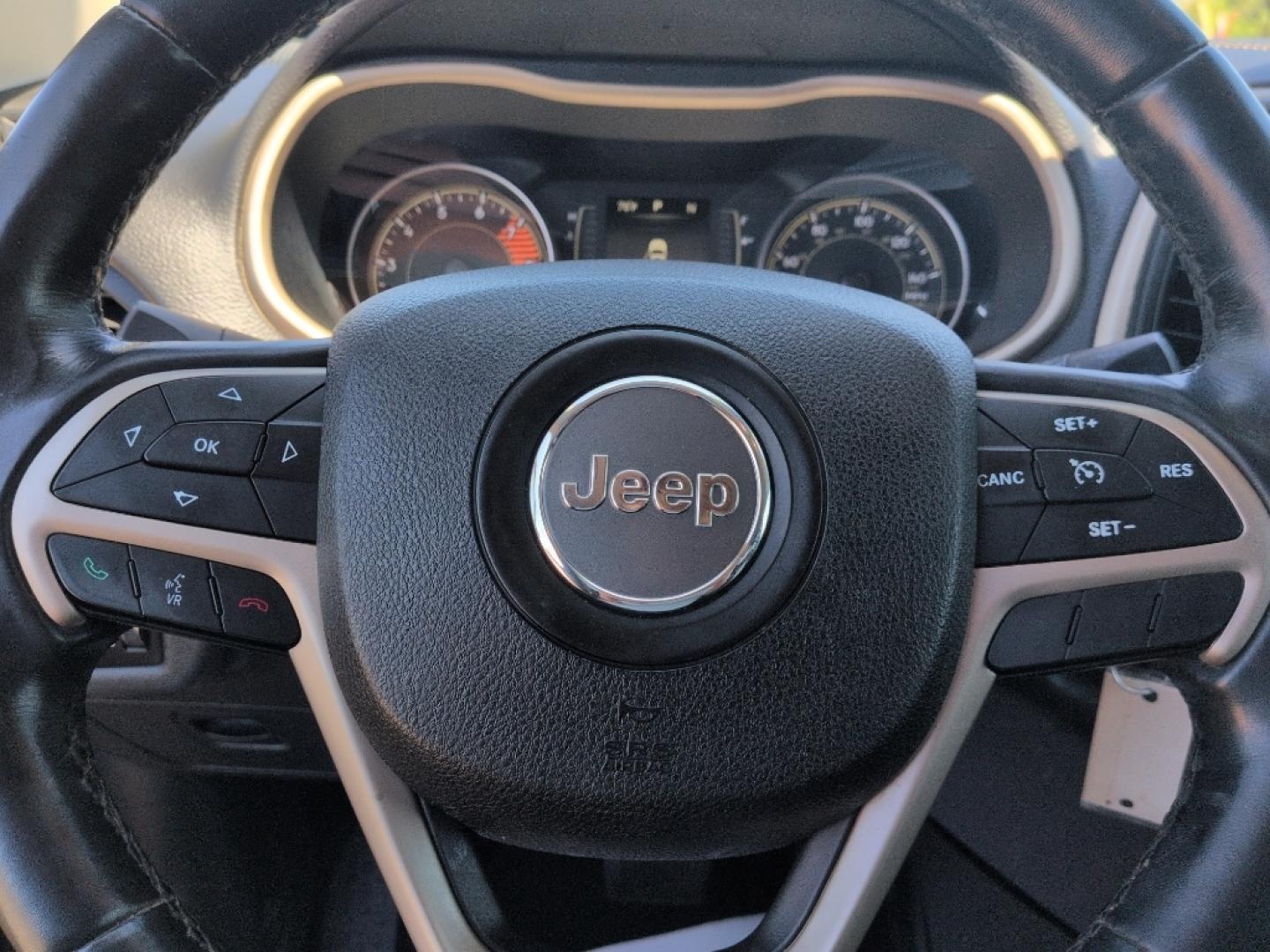 2016 WHITE Jeep Cherokee LATITUDE 4WD (1C4PJMCS6GW) with an V6, 3.2L engine, Automatic transmission, located at 10890 W. Colfax Ave., Lakewood, CO, 80215, (303) 274-7692, 39.739914, -105.120132- Photo#11