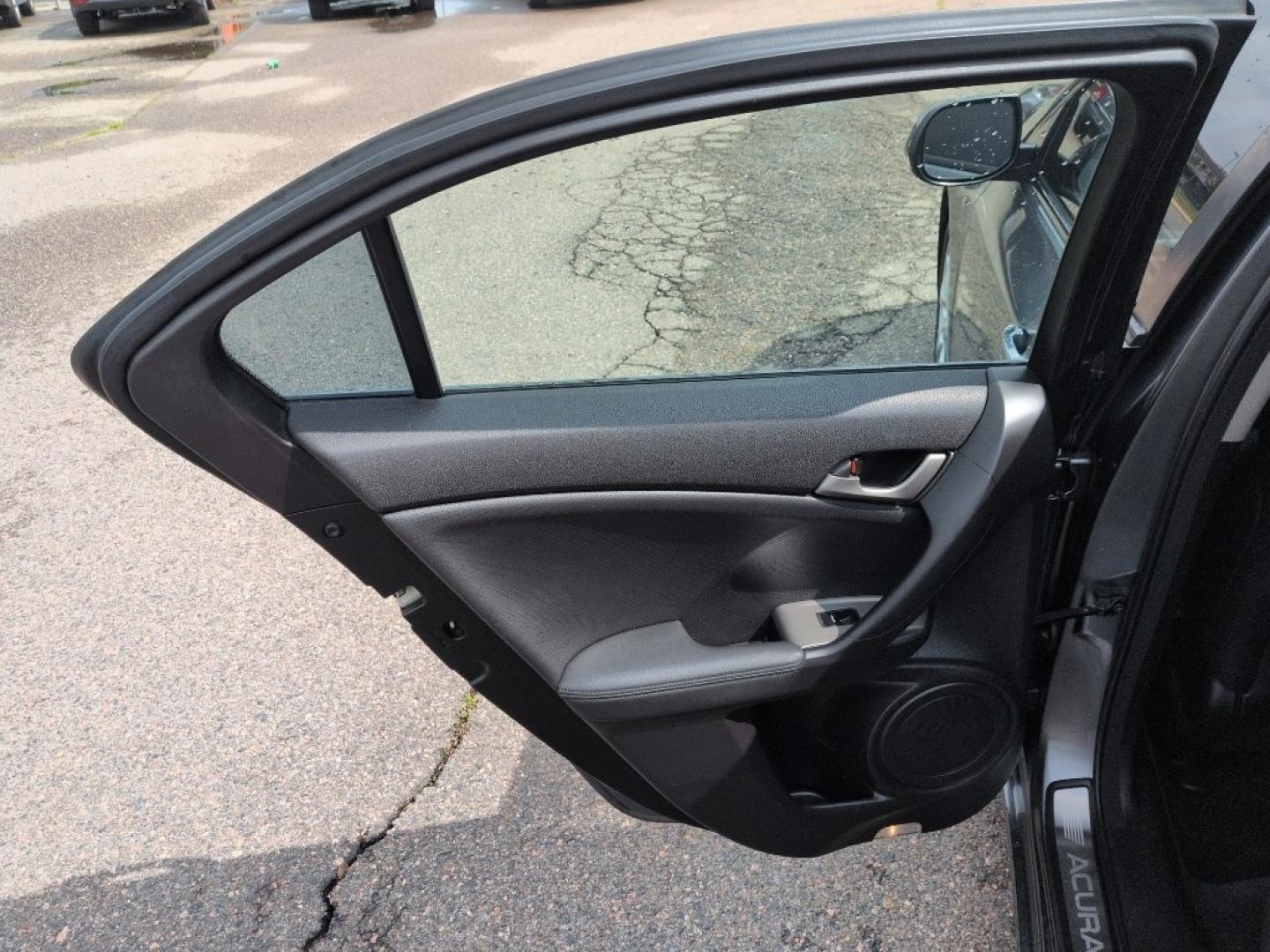 2010 GRAY Acura TSX Base (JH4CU2F63AC) with an 4 Cyl, 2.4L engine, Automatic transmission, located at 10890 W. Colfax Ave., Lakewood, CO, 80215, (303) 274-7692, 39.739914, -105.120132- Photo#16
