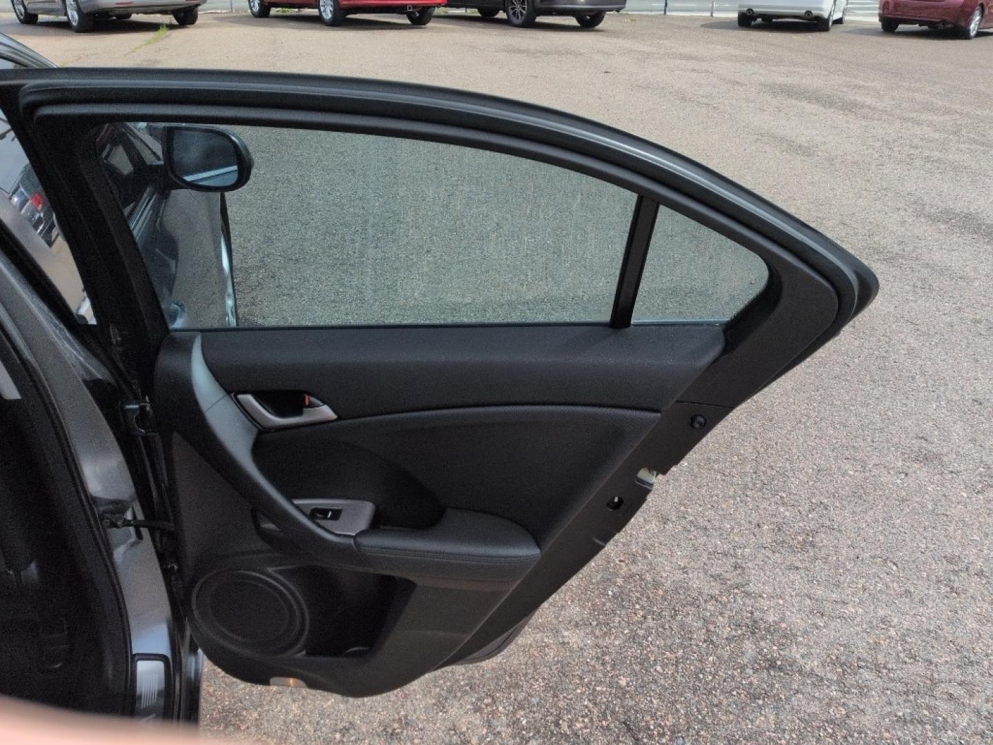 2010 GRAY Acura TSX Base (JH4CU2F63AC) with an 4 Cyl, 2.4L engine, Automatic transmission, located at 10890 W. Colfax Ave., Lakewood, CO, 80215, (303) 274-7692, 39.739914, -105.120132- Photo#18