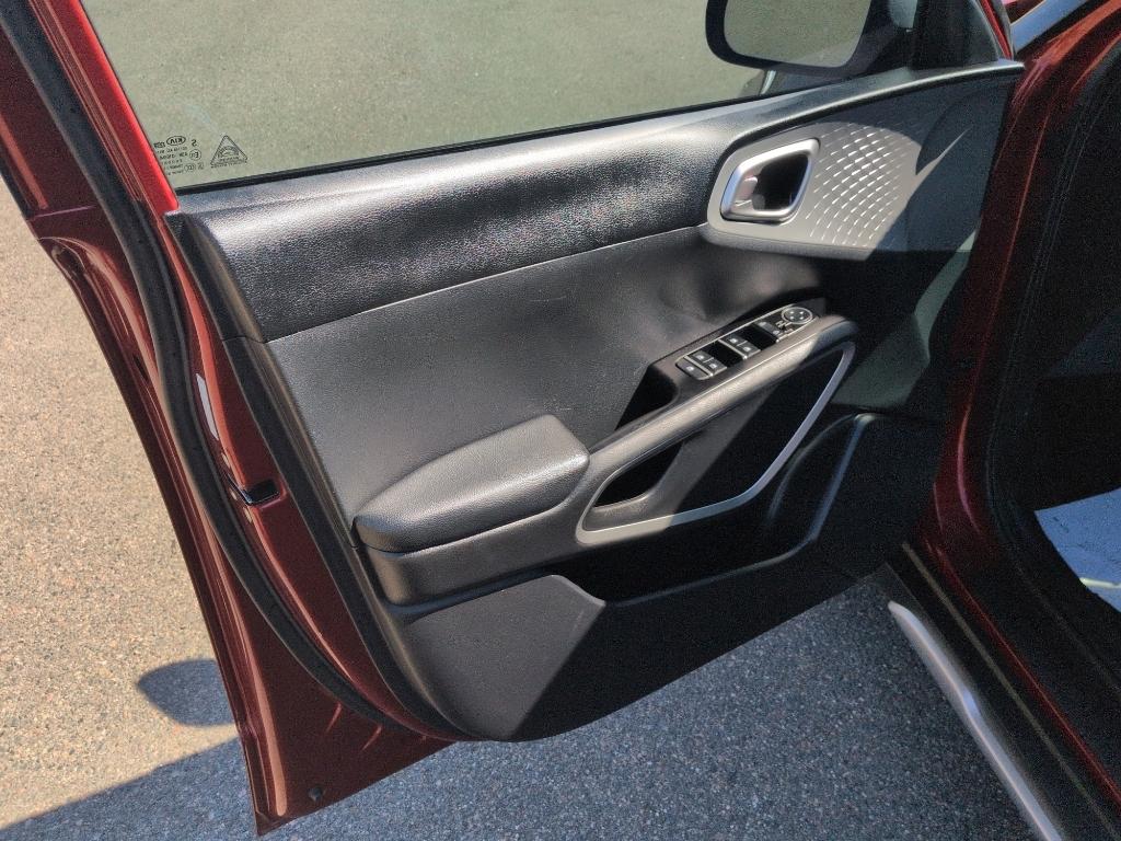 2020 ORANGE Kia Soul LX CVT (KNDJ23AU1L7) with an 4 Cyl, 2.0L engine, Automatic transmission, located at 10890 W. Colfax Ave., Lakewood, CO, 80215, (303) 274-7692, 39.739914, -105.120132- Photo#8