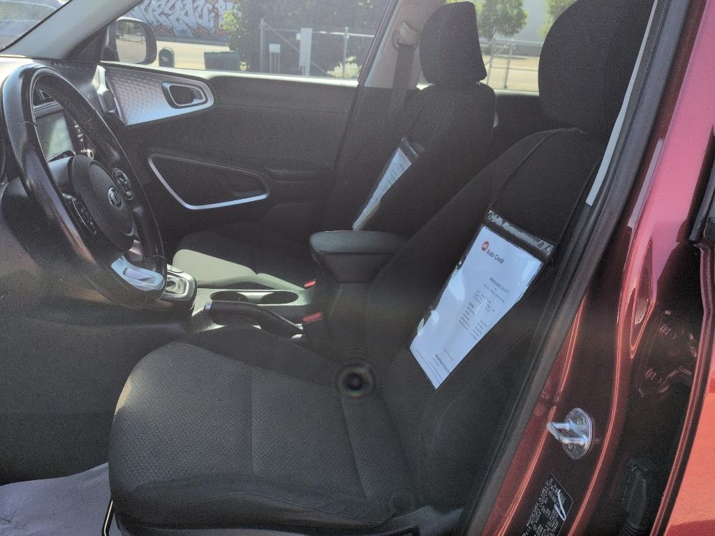 2020 ORANGE Kia Soul LX CVT (KNDJ23AU1L7) with an 4 Cyl, 2.0L engine, Automatic transmission, located at 10890 W. Colfax Ave., Lakewood, CO, 80215, (303) 274-7692, 39.739914, -105.120132- Photo#9