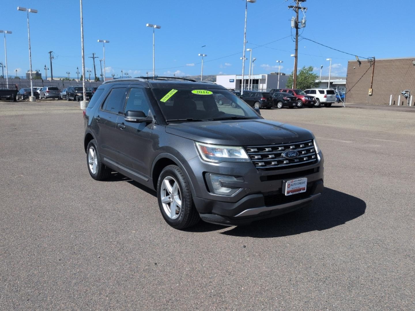 2016 GRAY Ford Explorer XLT (1FM5K8D85GG) with an V6, 3.5L engine, Automatic transmission, located at 10890 W. Colfax Ave., Lakewood, CO, 80215, (303) 274-7692, 39.739914, -105.120132- Photo#2