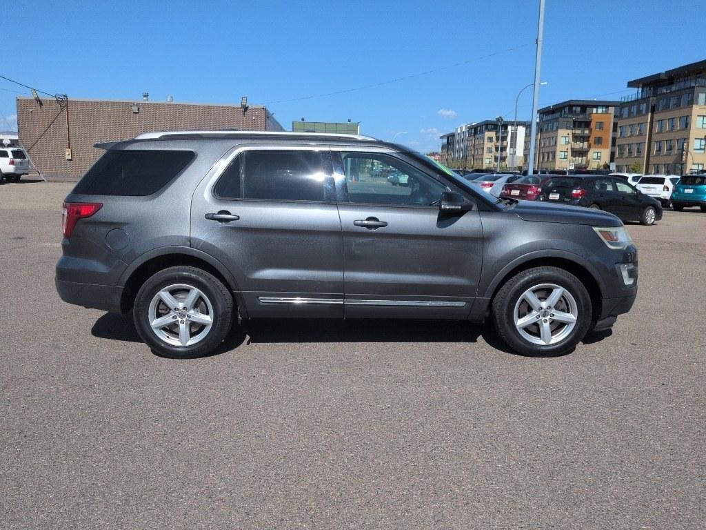 2016 GRAY Ford Explorer XLT (1FM5K8D85GG) with an V6, 3.5L engine, Automatic transmission, located at 10890 W. Colfax Ave., Lakewood, CO, 80215, (303) 274-7692, 39.739914, -105.120132- Photo#3