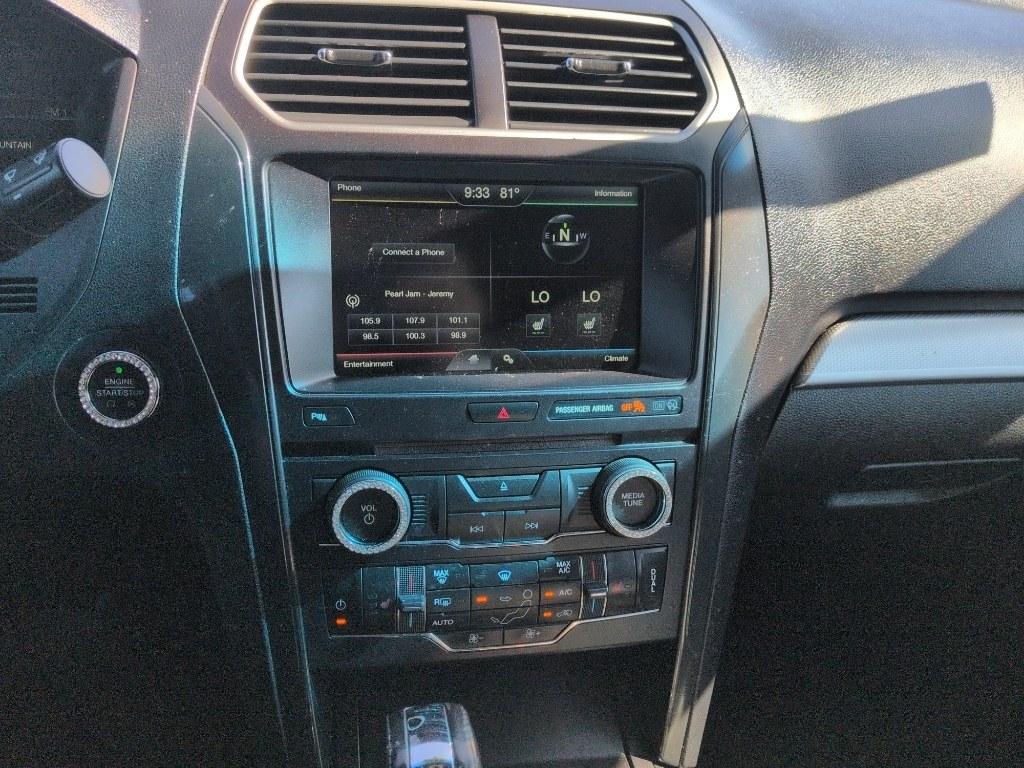 2016 GRAY Ford Explorer XLT (1FM5K8D85GG) with an V6, 3.5L engine, Automatic transmission, located at 10890 W. Colfax Ave., Lakewood, CO, 80215, (303) 274-7692, 39.739914, -105.120132- Photo#12