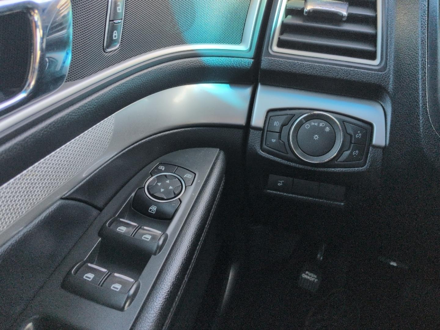 2016 GRAY Ford Explorer XLT (1FM5K8D85GG) with an V6, 3.5L engine, Automatic transmission, located at 10890 W. Colfax Ave., Lakewood, CO, 80215, (303) 274-7692, 39.739914, -105.120132- Photo#14