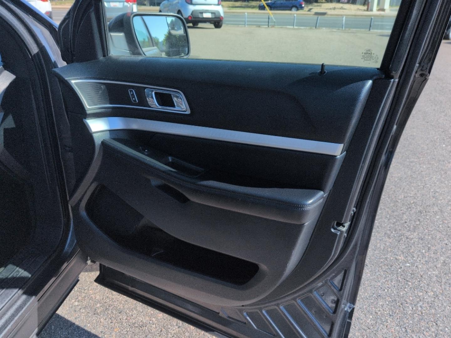2016 GRAY Ford Explorer XLT (1FM5K8D85GG) with an V6, 3.5L engine, Automatic transmission, located at 10890 W. Colfax Ave., Lakewood, CO, 80215, (303) 274-7692, 39.739914, -105.120132- Photo#18
