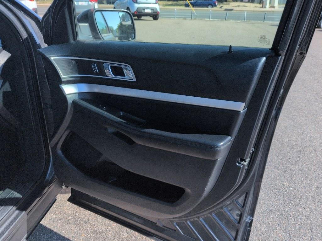 2016 GRAY Ford Explorer XLT (1FM5K8D85GG) with an V6, 3.5L engine, Automatic transmission, located at 10890 W. Colfax Ave., Lakewood, CO, 80215, (303) 274-7692, 39.739914, -105.120132- Photo#18