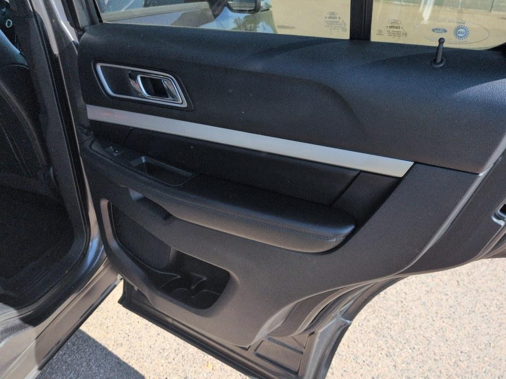 2016 GRAY Ford Explorer XLT (1FM5K8D85GG) with an V6, 3.5L engine, Automatic transmission, located at 10890 W. Colfax Ave., Lakewood, CO, 80215, (303) 274-7692, 39.739914, -105.120132- Photo#20