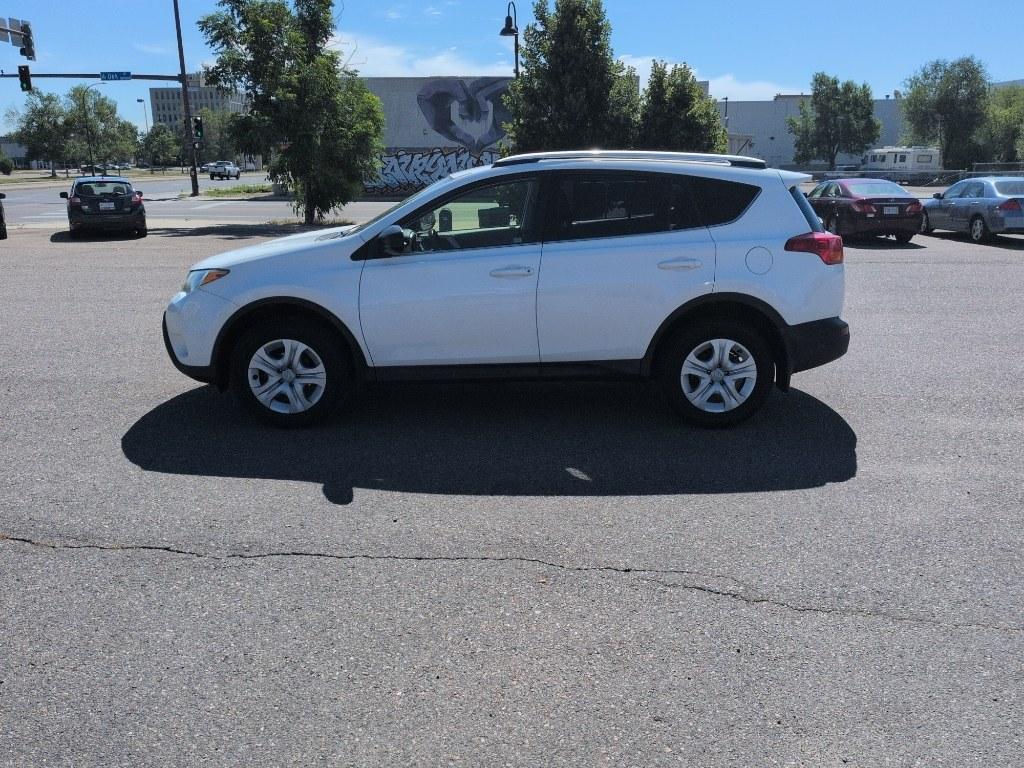 2013 WHITE Toyota RAV4 LE (JTMBFREV1D5) with an 4 Cyl, 2.5L engine, Automatic transmission, located at 10890 W. Colfax Ave., Lakewood, CO, 80215, (303) 274-7692, 39.739914, -105.120132- Photo#7