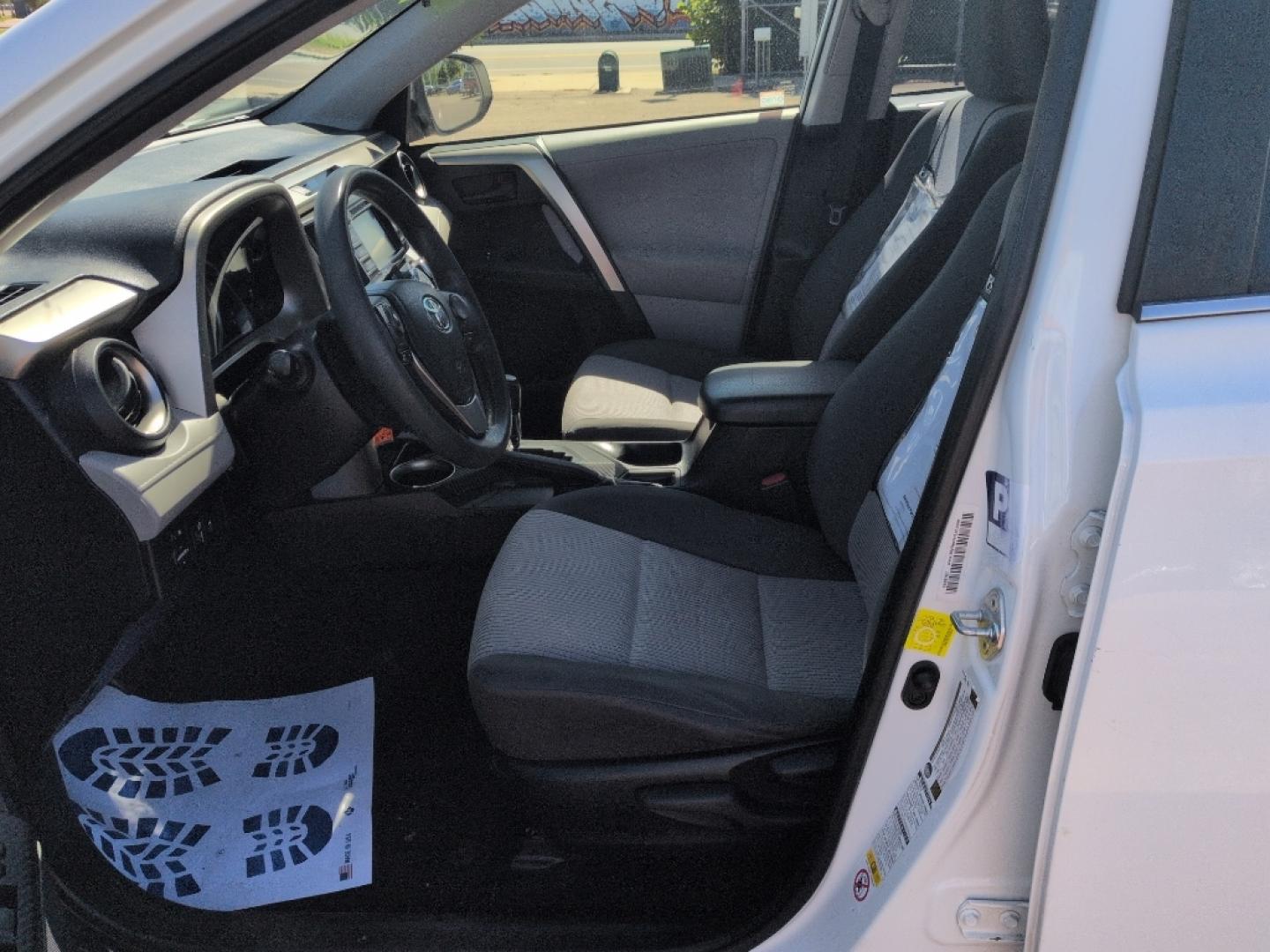 2013 WHITE Toyota RAV4 LE (JTMBFREV1D5) with an 4 Cyl, 2.5L engine, Automatic transmission, located at 10890 W. Colfax Ave., Lakewood, CO, 80215, (303) 274-7692, 39.739914, -105.120132- Photo#9