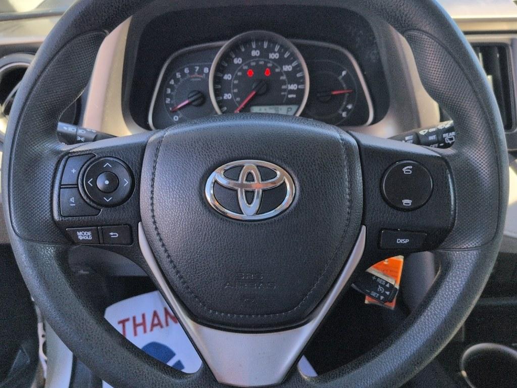 2013 WHITE Toyota RAV4 LE (JTMBFREV1D5) with an 4 Cyl, 2.5L engine, Automatic transmission, located at 10890 W. Colfax Ave., Lakewood, CO, 80215, (303) 274-7692, 39.739914, -105.120132- Photo#11
