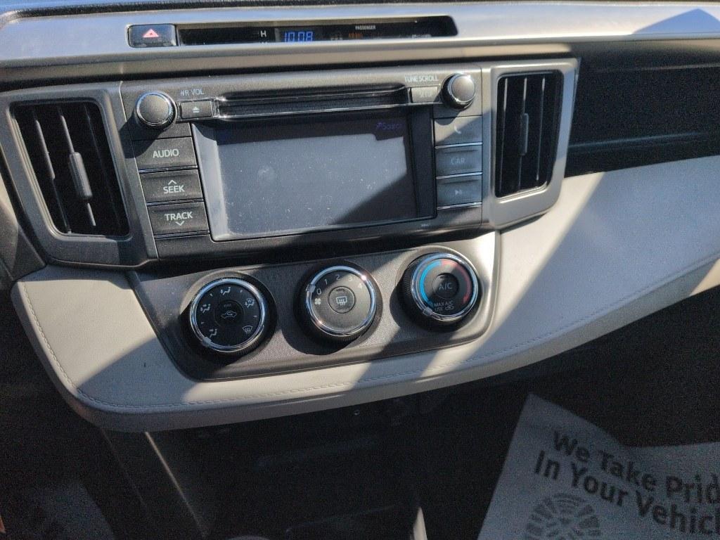 2013 WHITE Toyota RAV4 LE (JTMBFREV1D5) with an 4 Cyl, 2.5L engine, Automatic transmission, located at 10890 W. Colfax Ave., Lakewood, CO, 80215, (303) 274-7692, 39.739914, -105.120132- Photo#12