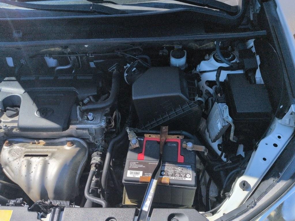 2013 WHITE Toyota RAV4 LE (JTMBFREV1D5) with an 4 Cyl, 2.5L engine, Automatic transmission, located at 10890 W. Colfax Ave., Lakewood, CO, 80215, (303) 274-7692, 39.739914, -105.120132- Photo#24