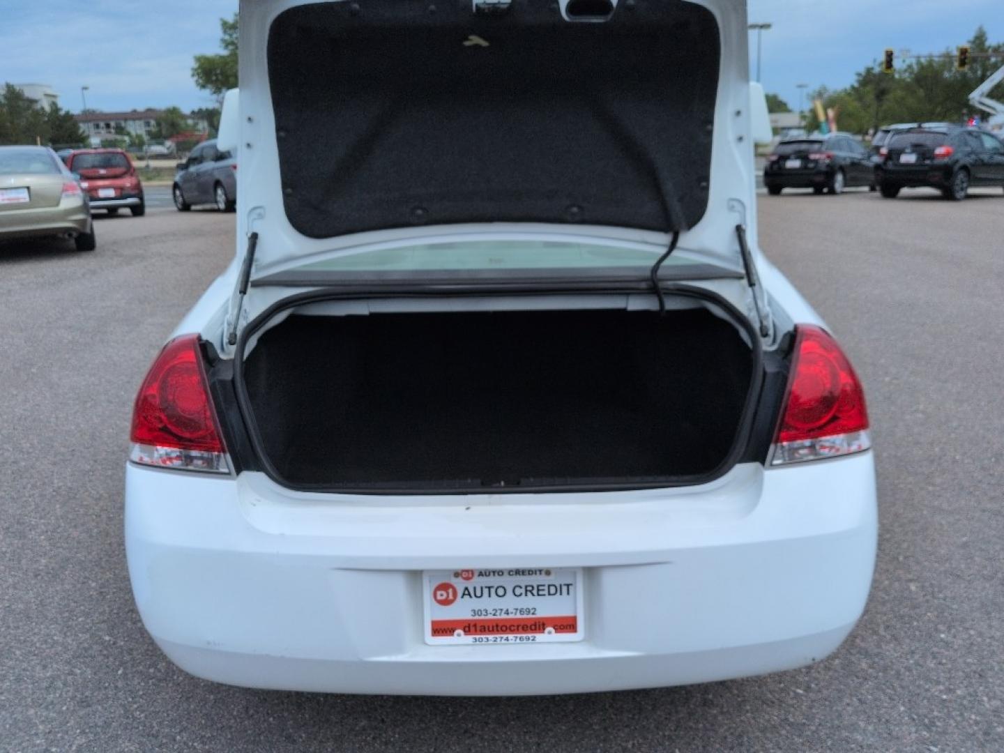 2011 WHITE Chevrolet Impala LT (2G1WB5EK9B1) with an V6, 3.5L engine, Automatic transmission, located at 10890 W. Colfax Ave., Lakewood, CO, 80215, (303) 274-7692, 39.739914, -105.120132- Photo#19