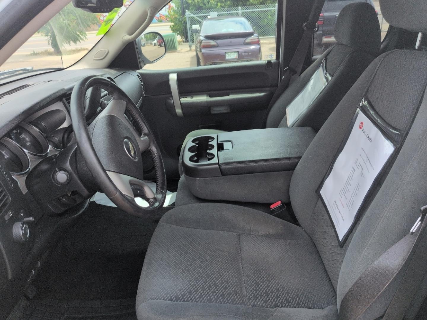 2008 WHITE Chevrolet Silverado WORK TRUCK EXT. CAB (2GCEK190281) with an V8, 5.3L engine, Automatic transmission, located at 10890 W. Colfax Ave., Lakewood, CO, 80215, (303) 274-7692, 39.739914, -105.120132- Photo#9