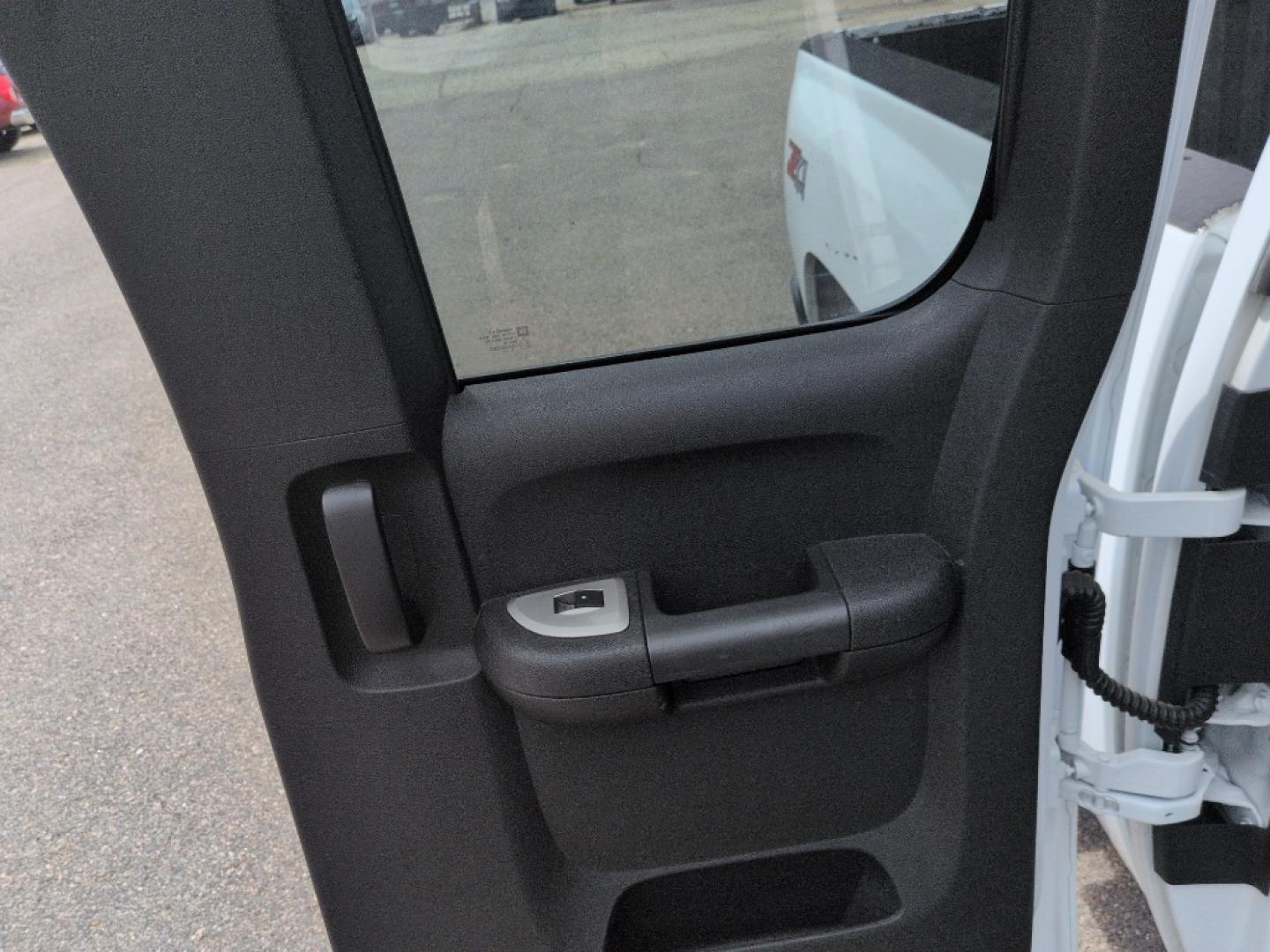 2008 WHITE Chevrolet Silverado WORK TRUCK EXT. CAB (2GCEK190281) with an V8, 5.3L engine, Automatic transmission, located at 10890 W. Colfax Ave., Lakewood, CO, 80215, (303) 274-7692, 39.739914, -105.120132- Photo#19