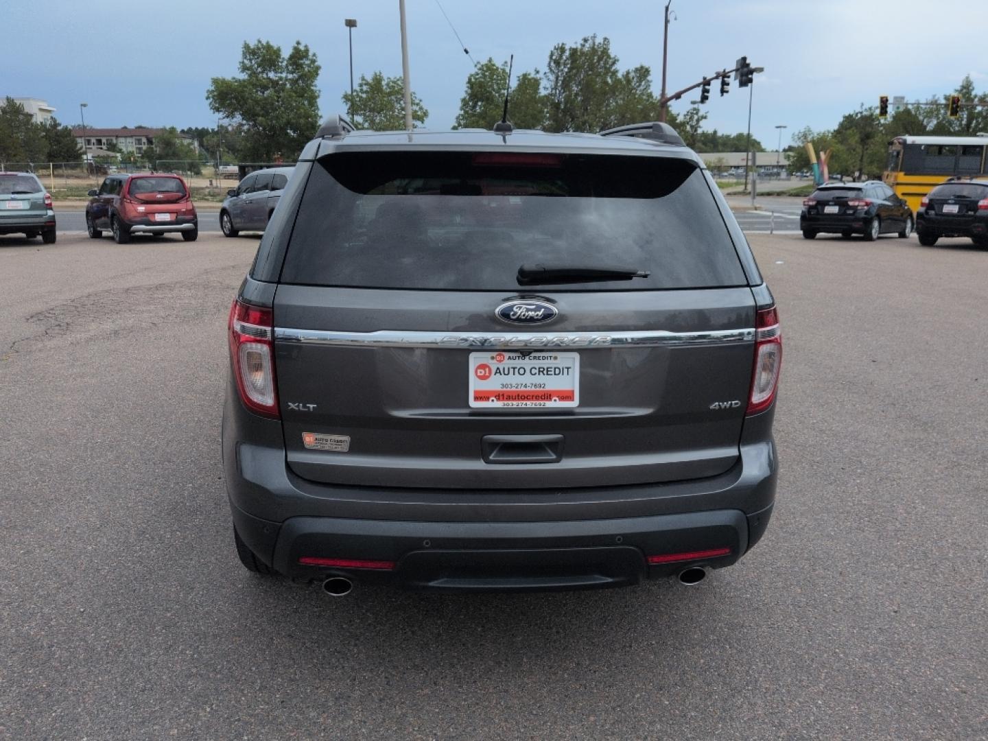 2015 GRAY Ford Explorer XLT (1FM5K8D84FG) with an V6, 3.5L engine, Automatic transmission, located at 10890 W. Colfax Ave., Lakewood, CO, 80215, (303) 274-7692, 39.739914, -105.120132- Photo#5