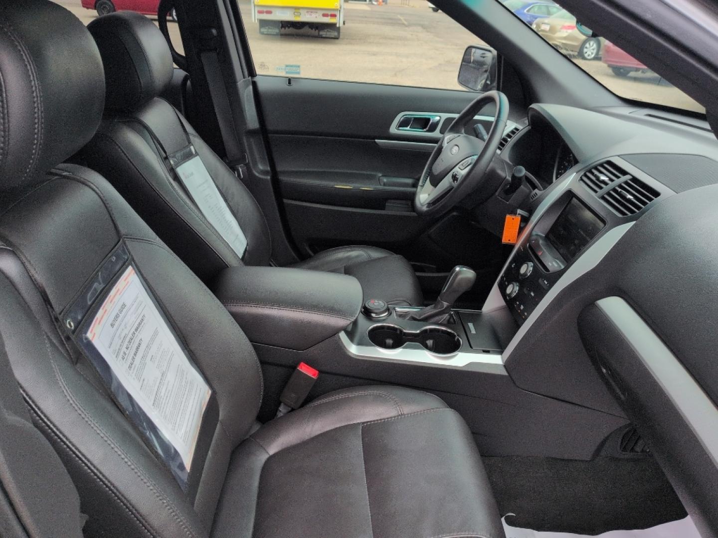 2015 GRAY Ford Explorer XLT (1FM5K8D84FG) with an V6, 3.5L engine, Automatic transmission, located at 10890 W. Colfax Ave., Lakewood, CO, 80215, (303) 274-7692, 39.739914, -105.120132- Photo#16