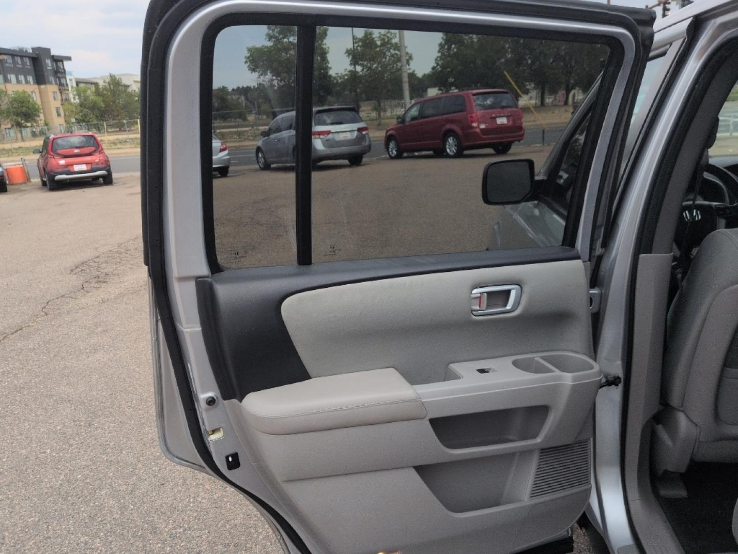 2011 SILVER Honda Pilot EX (5FNYF4H43BB) with an V6, 3.5L engine, Automatic transmission, located at 10890 W. Colfax Ave., Lakewood, CO, 80215, (303) 274-7692, 39.739914, -105.120132- Photo#16
