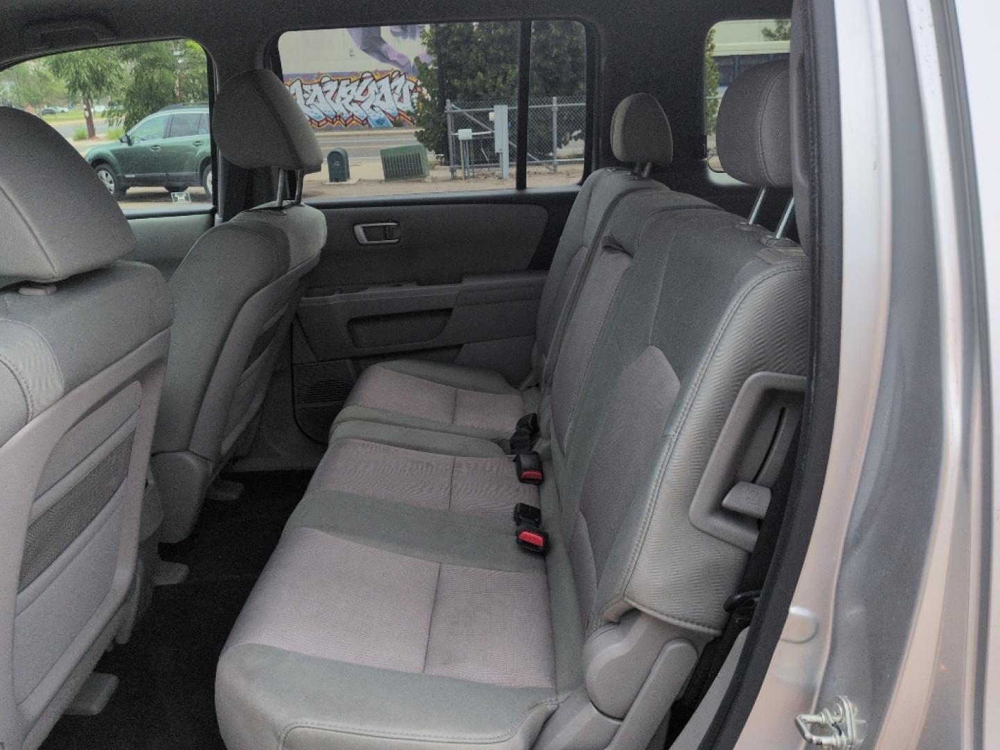 2011 SILVER Honda Pilot EX (5FNYF4H43BB) with an V6, 3.5L engine, Automatic transmission, located at 10890 W. Colfax Ave., Lakewood, CO, 80215, (303) 274-7692, 39.739914, -105.120132- Photo#17